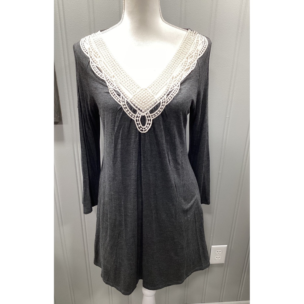 EMERALD COLD SHOULDER CROCHET TRIM KNEE LENGTH DRESS SIZE S